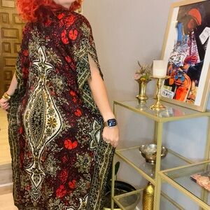 Vintage Elegant Black and Red Paisley Kaftan Dress